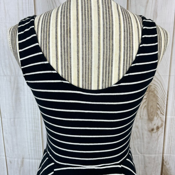 Mossimo Dress Striped Symmetrical Pattern Flowy Tank Summer Dress Blue Size S/P - Picture 5 of 10